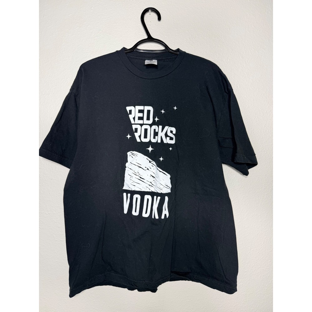 Red Rocks Vodka T-Shirt Mens XL Black Cotton Graphic Tee 5 Boys Apparel